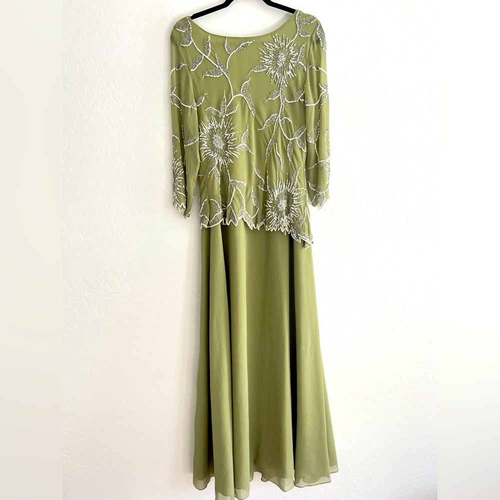 NWT JKARA Beaded Elegant Green Evening Maxi Gown